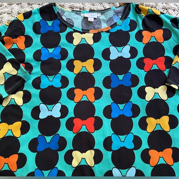 LulaRoe Minnie Mouse Colorful Tunic Top Teal Colorful Bows size Small Disney - Picture 2 of 7